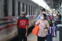 Animo Libur Meningkat, Penjualan Tiket KAI Melonjak 132 Persen Jelang Nataru