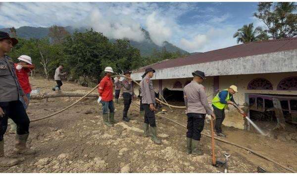 PT BRM Salurkan Bantuan Kemanusiaan di Kabupaten Tanah Datar dan Solok PT BRM Salurkan Bantuan Kemanusiaan di Kabupaten Tanah Datar dan Solok