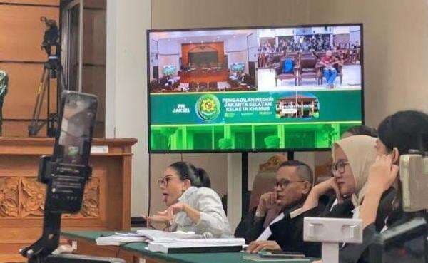 Nikita Mirzani Ledek Jaksa Pakai Joget Velocity, Langsung Disemprot Hakim