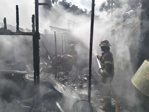 Kebakaran di Pemukiman Padat Barito Utara, Mobil Pemadam Tak Bisa Masuk