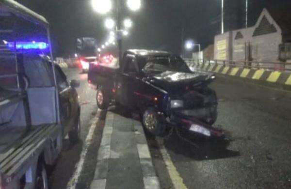 Panther Ringsek Hantam Truk Gandeng di Jembatan Layang Jombang, Sopir Ungkap Penyebabnya
