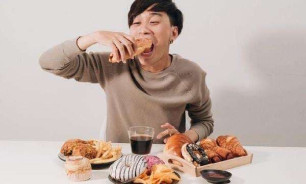 Makan Banyak saat Liburan? Ini Tips Biar Tetap Sehat