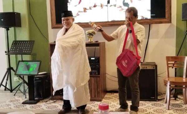 Mengenal Pakaian Ihram untuk Umroh dan Haji, Makna Kesetaraan Manusia