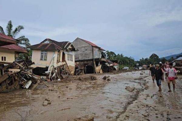 Prabowo Minta Seluruh Kekuatan Nasional Tangani Banjir hingga Longsor di Aceh-Sumut