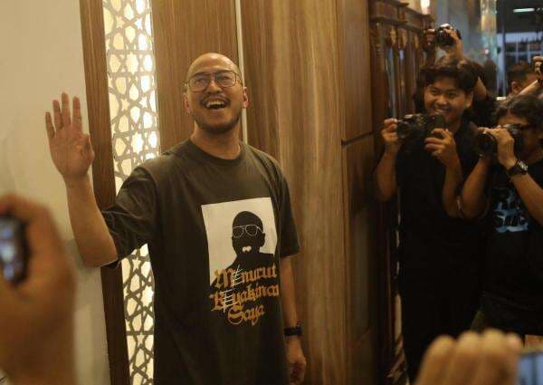 Reaksi Pandji Pragiwaksono saat Ditantang Netizen Adu Debat tentang Tauhid