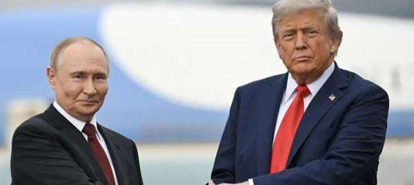 Trump Lobi Uni Eropa untuk Kenakan Tarif 100 Persen terhadap China dan India