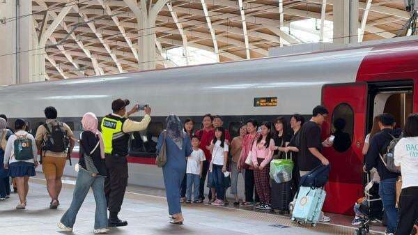 Long Weekend Isra Mikraj, KCIC Catat 15.000 Tiket Whoosh Habis Terjual