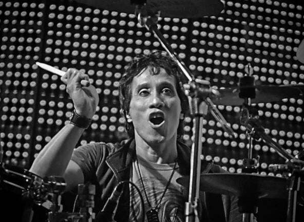 Profil Yaya Moektio, Eks Drummer God Bless yang Meninggal Dunia