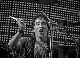 Profil Yaya Moektio, Eks Drummer God Bless yang Meninggal Dunia