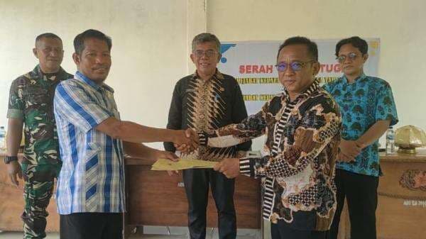 Serah Terima Tugas Pj Kades Waculaea Butur, Pj Kades Alhakam Ajak Warga Bersama Membangun Desa