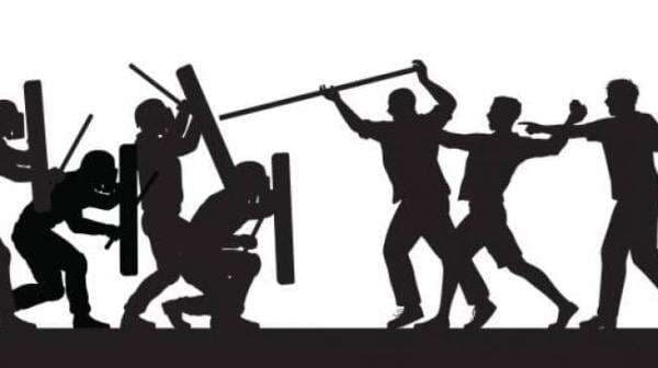 Tawuran Telan Korban di Makassar, Bocah Meringis Kena Panah pada Wajah