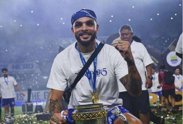 Meski Cuma 5 Bulan Bela Persib, Kurzawa Berikan Dampak Besar di Ruang Ganti