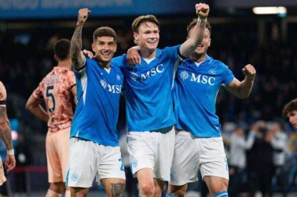 Napoli Kudeta Inter di Puncak Klasemen Liga Italia