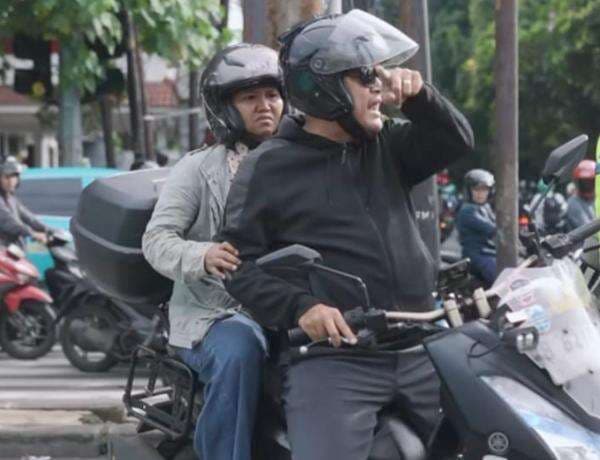 Ditindak Polisi, Pemotor Lawan Arus Ngamuk di Lebak Bulus