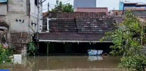 Tolong! Perumahan Taman Cikande Tangerang Terendam Banjir Sudah 4 Hari
