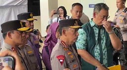 Kapolri Sambangi RSI Cempaka Putih, Cek Kondisi Korban Ledakan Bom SMA 72