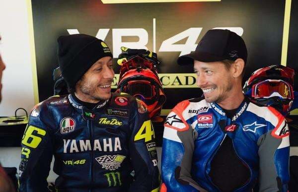 Andre Iannone Ajak Valentino Rossi dan Casey Stoner Balapan Moge di Sela MotoGP!
