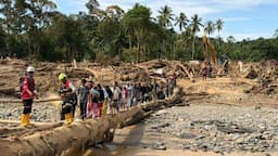 Polri Kirim 3.459 Peralatan Kerja untuk Bantu Penanganan Bencana di Aceh dan Sumbar