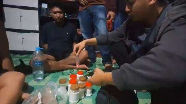 Polisi Bongkar Pabrik Ekstasi di Rumah Kos Samarinda, Residivis Ditangkap