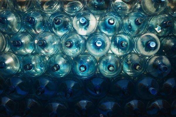 KKI dan BPKN Imbau Konsumen Tolak dan Laporkan Peredaran Galon Lanjut Usia