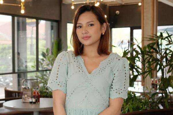 Indah Permatasari Tanggapi Sindiran Sang Ibu soal Arie Kriting: Tolong, Jangan Dihujat Indah Permatasari Tanggapi Sindiran Sang Ibu soal Arie Kriting: Tolong, Jangan Dihujat