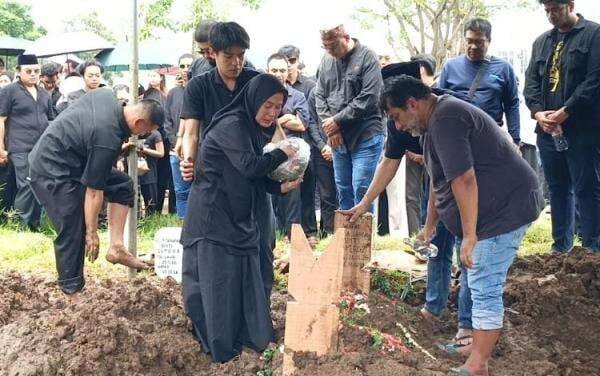 Ayah Lula Lahfah Ungkap Almarhumah Tak Pernah Cerita soal Sakit