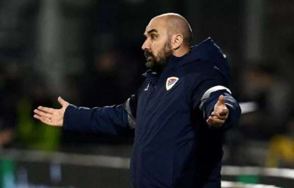 Tragedi Sepak Bola Serbia! Pelatih Radnicki 1923 Mladen Zizovic Meninggal Dunia Saat Laga Berlangsung