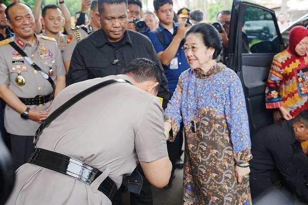 Kapolri Cium Tangan Megawati, PDIP: Hubungan Baik, Selama Ini Memang Tidak Ada Masalah