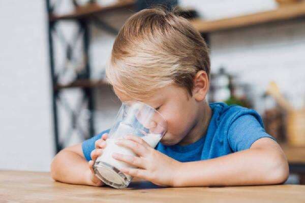 Alasan Minum Susu di Sekolah Penting untuk Anak, Ini Penjelasannya!