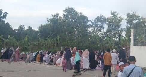 Ratusan Umat Islam di Jatim dan Jabar Gelar Sholat Eid Lebih Dulu Pagi Ini