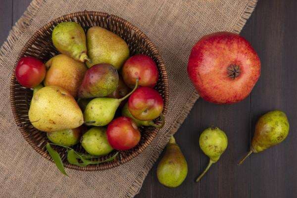 Apel vs Pir Sama-Sama Enak, Mana yang Lebih Sehat?