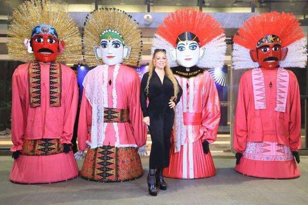 Viral Ondel-Ondel Betawi Sambut Kedatangan Mariah Carey di Jakarta, Ini Fotonya!