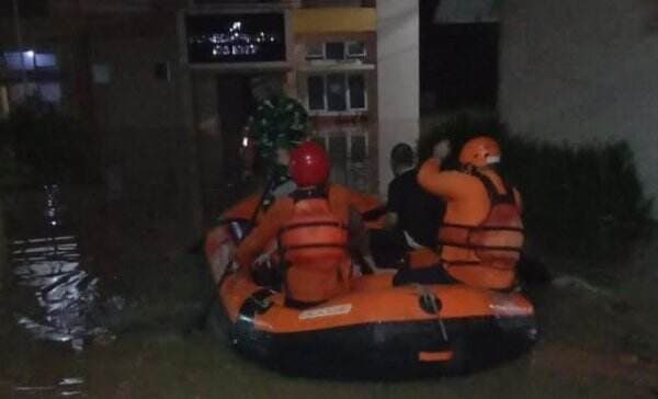 50 Rumah Warga Citeureup Bogor Terendam Banjir Luapan Kali Cibeuber