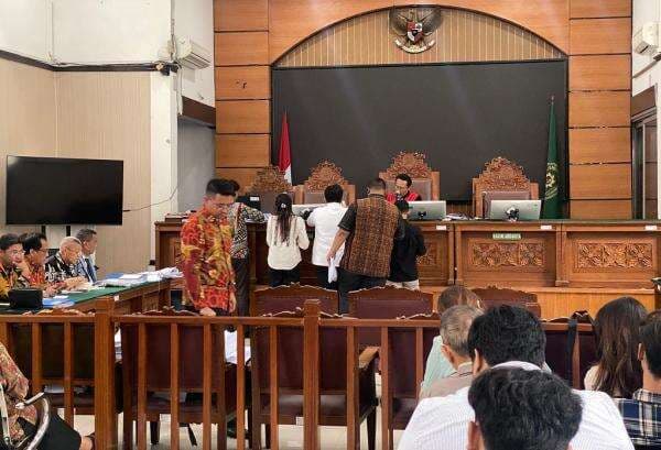 Sidang Praperadilan Nadiem, Hotman Paris Singgung Mobil BMW Milik Ahli Pidana