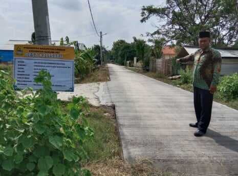 Desa Kalisapu Cirebon Bangun Jalan Rabat Beton, Warga Sambut Antusias Desa Kalisapu Cirebon Bangun Jalan Rabat Beton, Warga Sambut Antusias