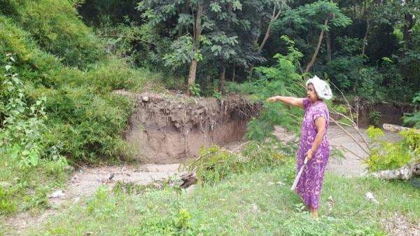 Proyek Drainase Tak Tuntas, Lahan Warga di Kefamenanu Rusak Diterjang Banjir