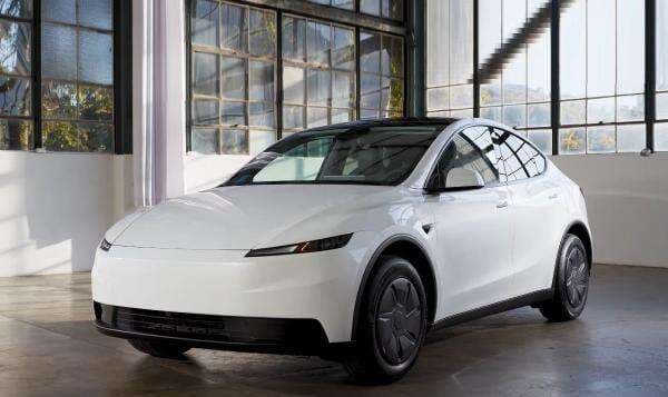 Tesla Luncurkan Varian Mobil Listrik Murah Standard Edition