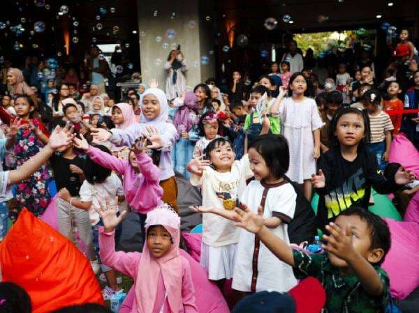 Wisata Unik! Masuk ke Dunia JUMBO Lewat Gelembung Raksasa