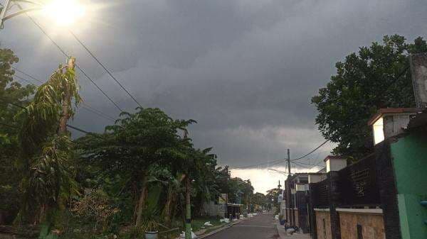 BMKG : Waspada Hujan Disertai Angin Kencang di Jatim Sepekan ke depan