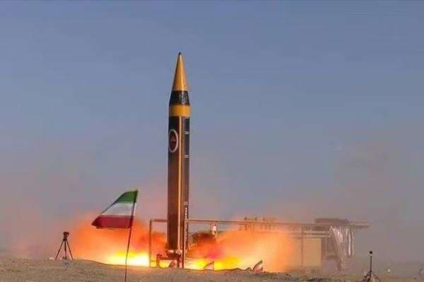 Iran Berniat Kembangan Rudal Balistik Antarbenua biar Tambah Menakutkan