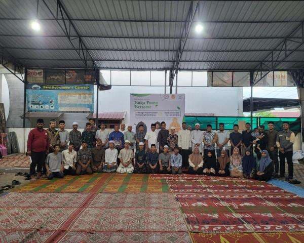 Bukber Meriah, Lembaga Kepemudaan dan Majelis Taklim Desa Kutablang Santuni Santri Salafi