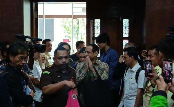 Nadiem Tiba di Ruang Sidang: Makin Cepat Kebenaran Terbuka, Semakin Baik