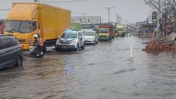 Waspada! Jalur Pantura Demak Rawan Banjir Rob saat Mudik Nataru