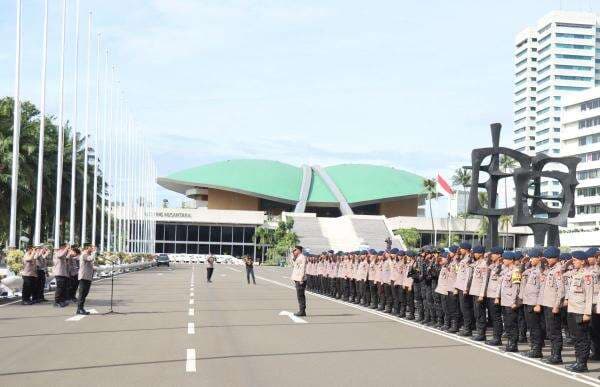 Aksi Buruh di DPR Dijaga 1.464 Polisi, Kapolres: Lakukan dengan Humanis dan Tanpa Senjata!