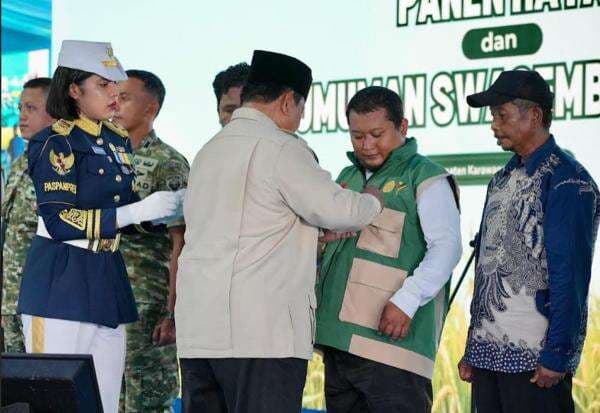 Prabowo Anugerahkan Satyalancana Wira Karya untuk 102 Tokoh, Ada Petani hingga Polisi