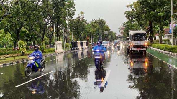 Diguyur Hujan Deras, Lalu Lintas Jakarta Pagi Ini Masih Ramai Lancar