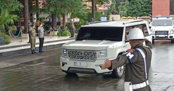 Prabowo Hadiri Akad dan Resepsi Pernikahan Sespri di Sasono TMII