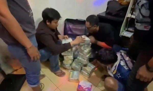 Ciduk Dua Pengedar Narkoba, Polda Metro Sita Sabu dan Happy Five Rp41 Miliar
