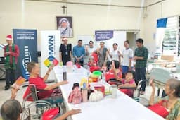 Berbagi Kasih, MVN-MNC Peduli Hibur Para Lansia di Rumah Jompo Wisma Harapan Baru