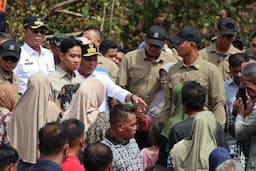 Tinjau Lokasi Bencana di Tapanuli Selatan, Gibran Pastikan Kebutuhan Dasar Pengungsi Terpenuhi